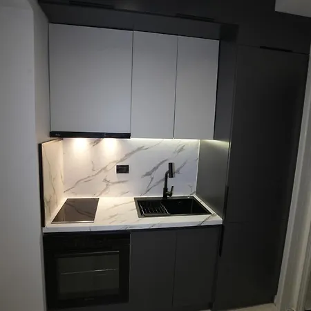 Gashi Aparthotel 3*